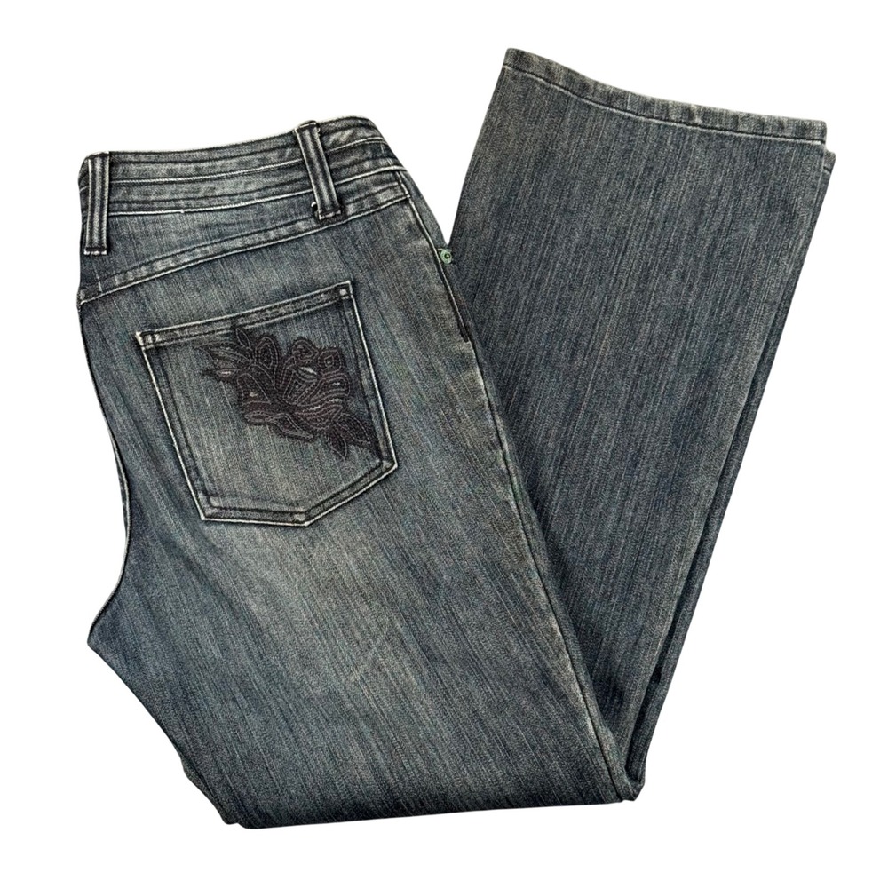 Chicos 0.5‎ S 6 Short Platinum Denim Bootcut Jeans Dark Wash Embroidered Pockets